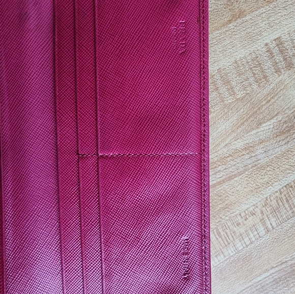 PINK/FUSIA WALLET 💖 - Picture 8 of 11